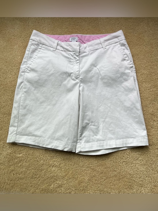 crown & ivy Pants - Crown & Ivy Women’s White Caroline Chino Shorts - Size 10 - VGUC - Stretch
